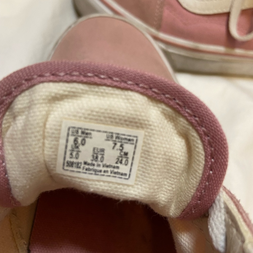 ✨Gently Used Women’s Pink Old Skool Vans✨ - Picture 4 of 4